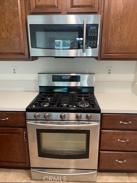 Building Photo - 1620 Silver Maple Dr