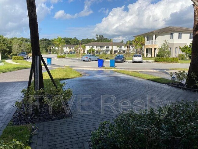 Building Photo - 1050 Pioneer Way
