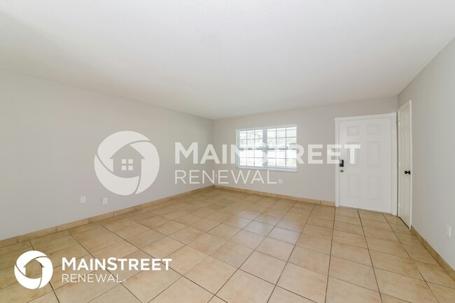 Building Photo - 2459 Stratford Dr