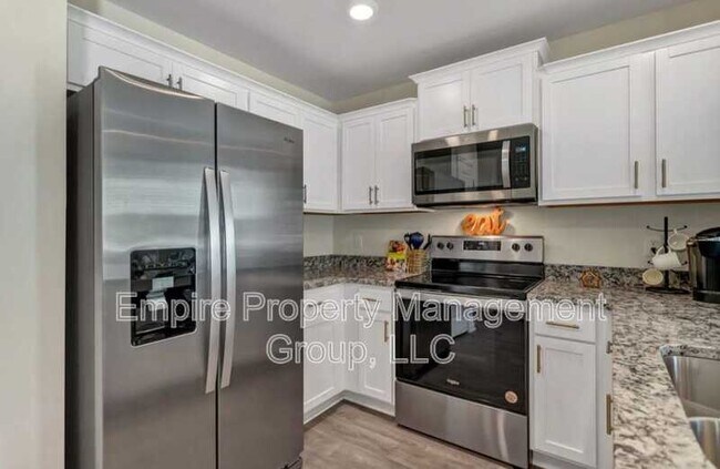 Building Photo - 36 Beechnut St