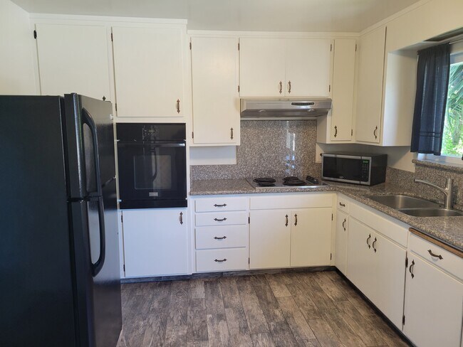Remodeled kitchen and bath - 783 Humboldt St