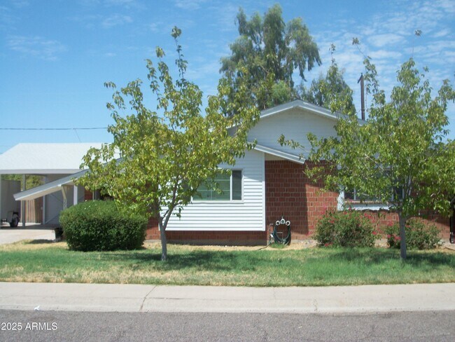 Foto del edificio - 3938 W Marlette Ave