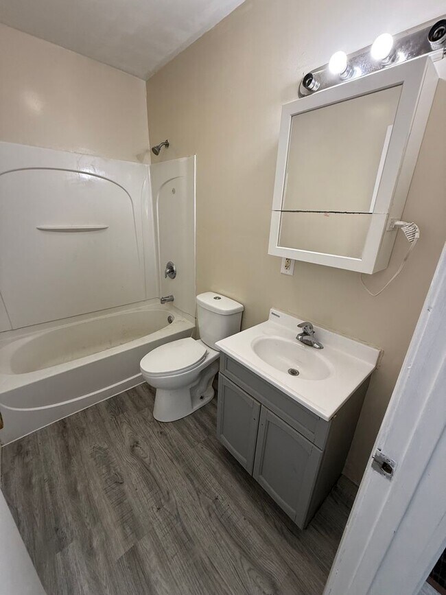 Foto del edificio - 2133 E Monroe St