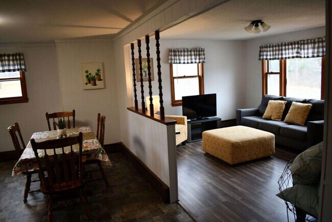 Foto del edificio - 1061 Brook Rd