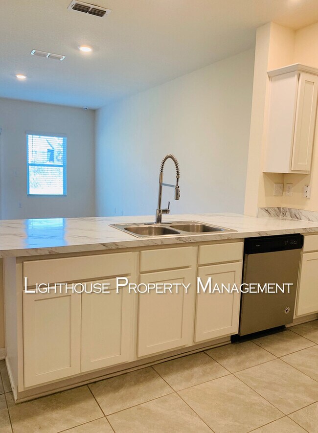Foto del edificio - Modern Townhome in Baymeadows! Built in 2021!