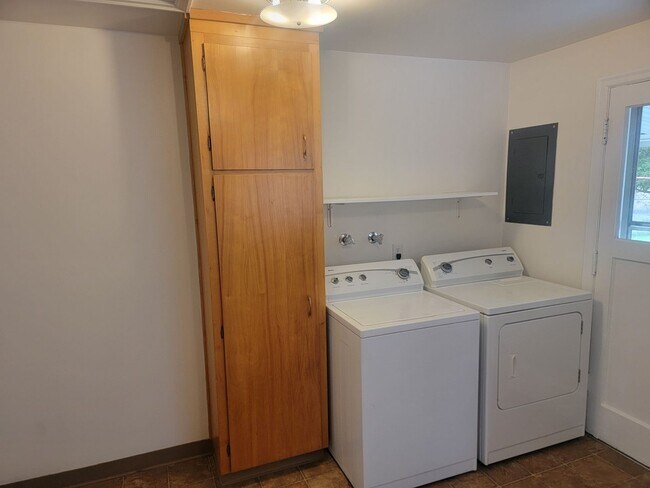 Foto del edificio - Super Cute 2 Bedroom Home In Northwest Spo...