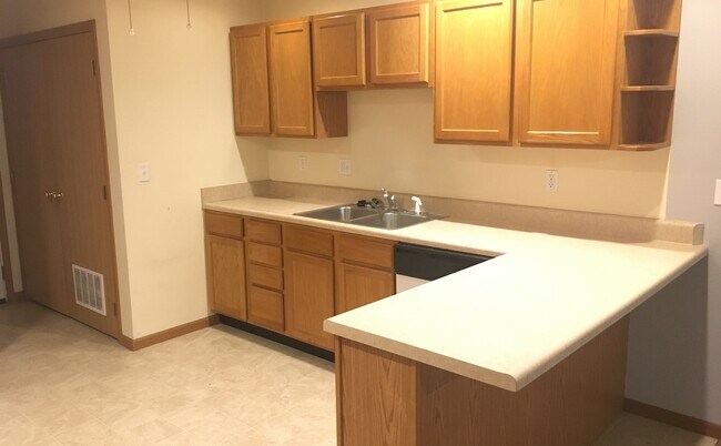 Building Photo - 6549-MF2-E2