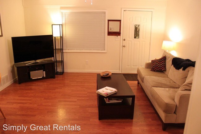 Building Photo - 3 br, 1 bath House - 1161 Fulton St