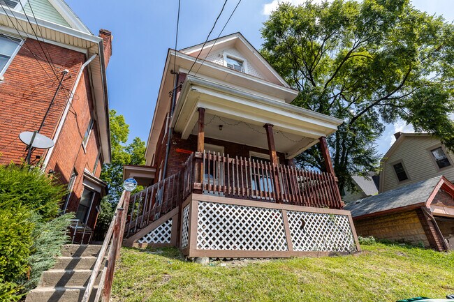 Photo - 208 Bosley St House