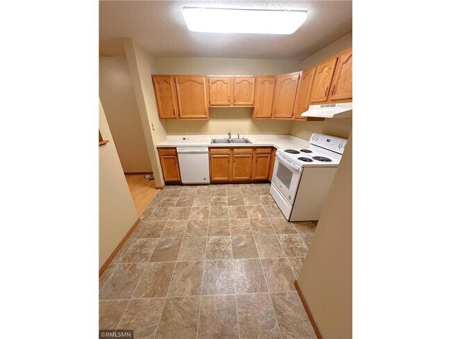 Foto del edificio - 831 Highview Dr