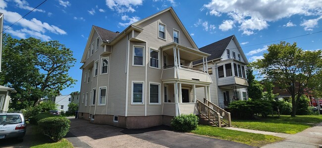 Building Photo - 352 Elm St
