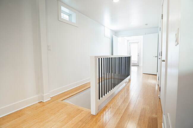 Foto del edificio - 4627 Torley Street