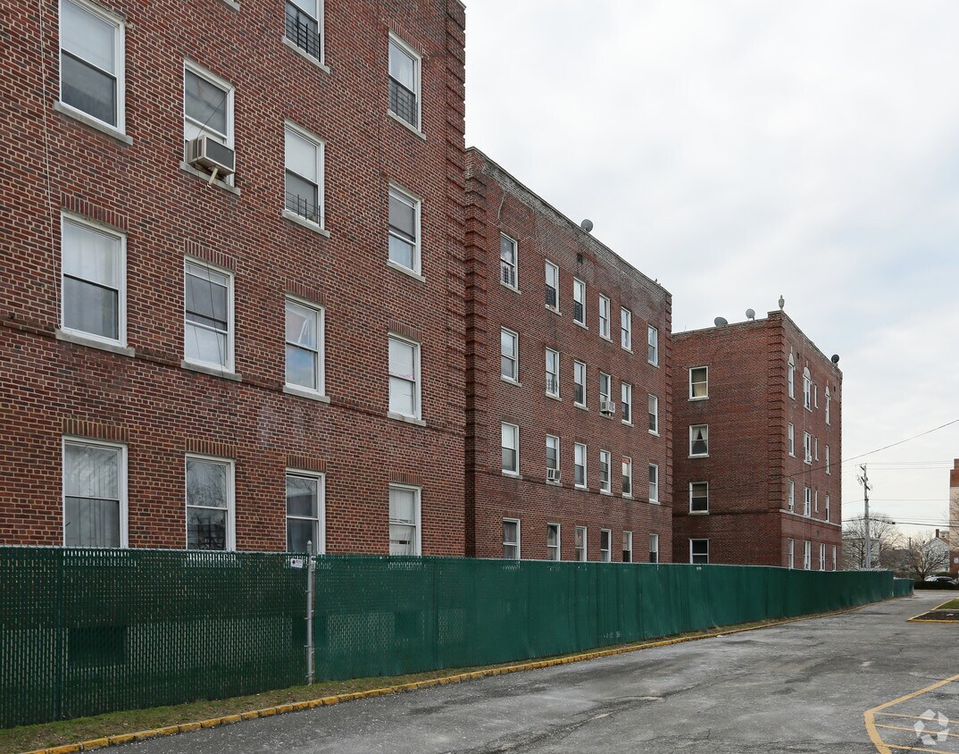 54 Greenwich St, Hempstead, NY 11550 Apartments Hempstead, NY