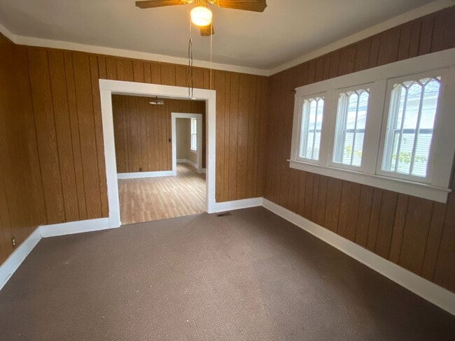 Building Photo - 2-Bed, 1-Bath Home