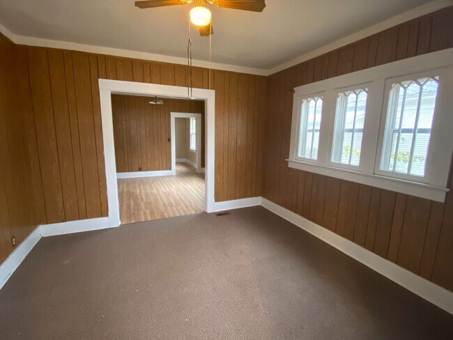 Foto del edificio - 2-Bed, 1-Bath Home