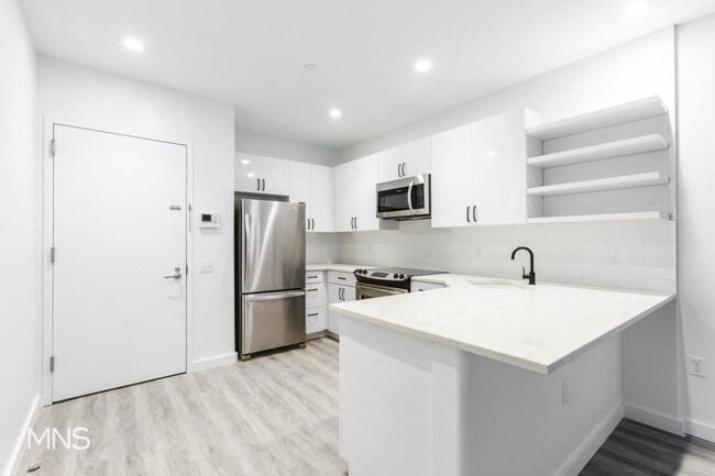 Foto del edificio - 387 Manhattan Ave