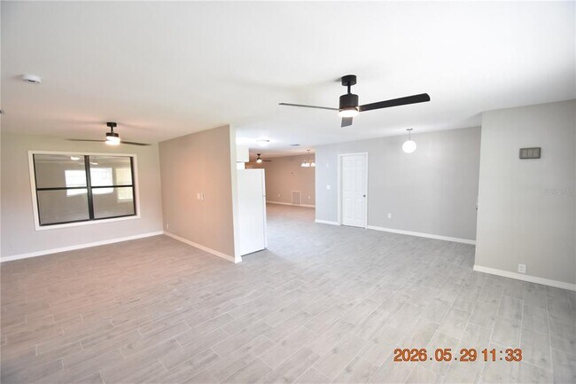 Building Photo - 4060 N Little Hawk Point