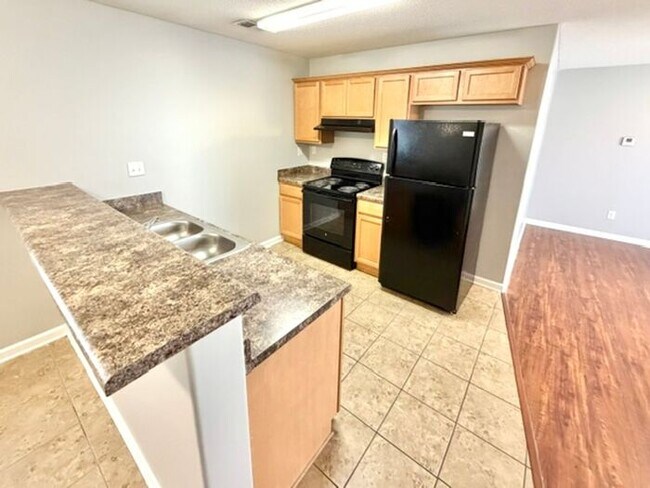 Foto del edificio - Southeast Memphis 3 Bedroom 2 Bath Home, 2 Car Garage and Fenced Yard