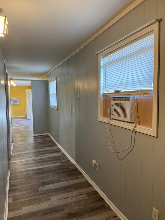 Building Photo - 112 Irwin Cir