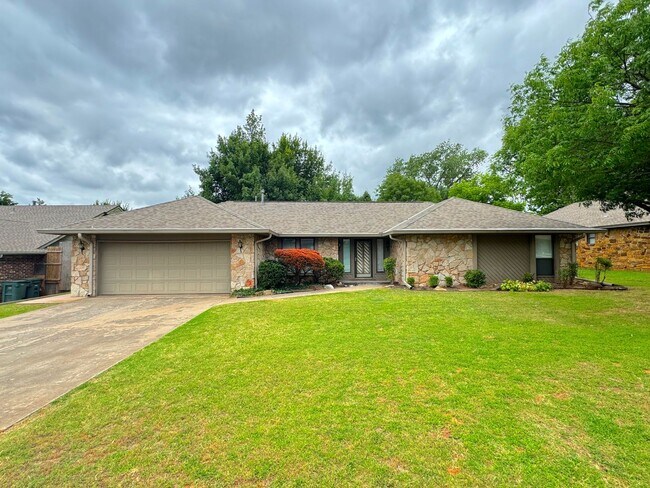 Building Photo - Sweet Home in Cheyenne Ridge!