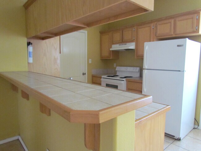 Building Photo - 808 W Arroyo Park Ln