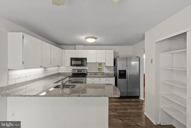 Foto del edificio - 11861 New Country Ln