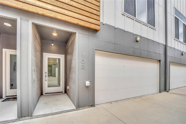Building Photo - 2314 N Carroll Ave