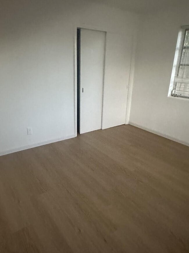 Foto del edificio - 2435 McKinley St