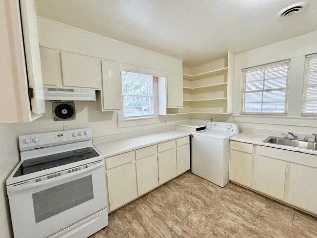 Building Photo - South Hill Beautiful Rancher for Rent