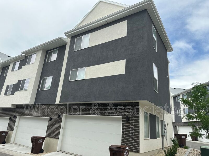 82 E Weekes Wy, Clearfield, UT 84015 House Rental in Clearfield, UT