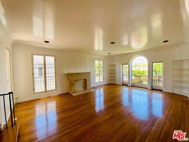 Foto del edificio - 942 S Mansfield Ave