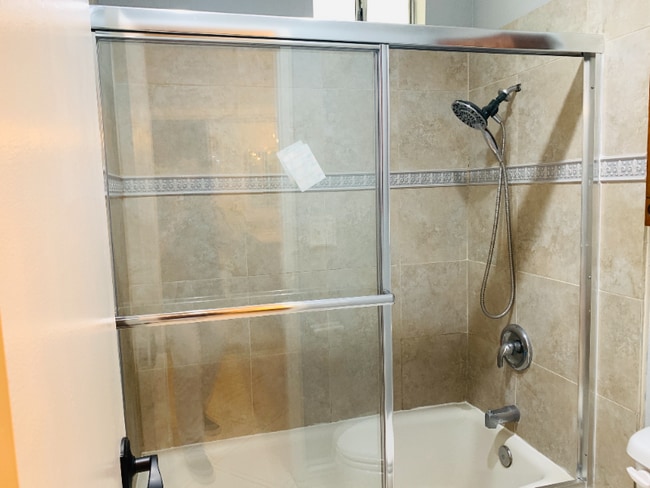 Foto del edificio - 1040 W MacArthur Blvd