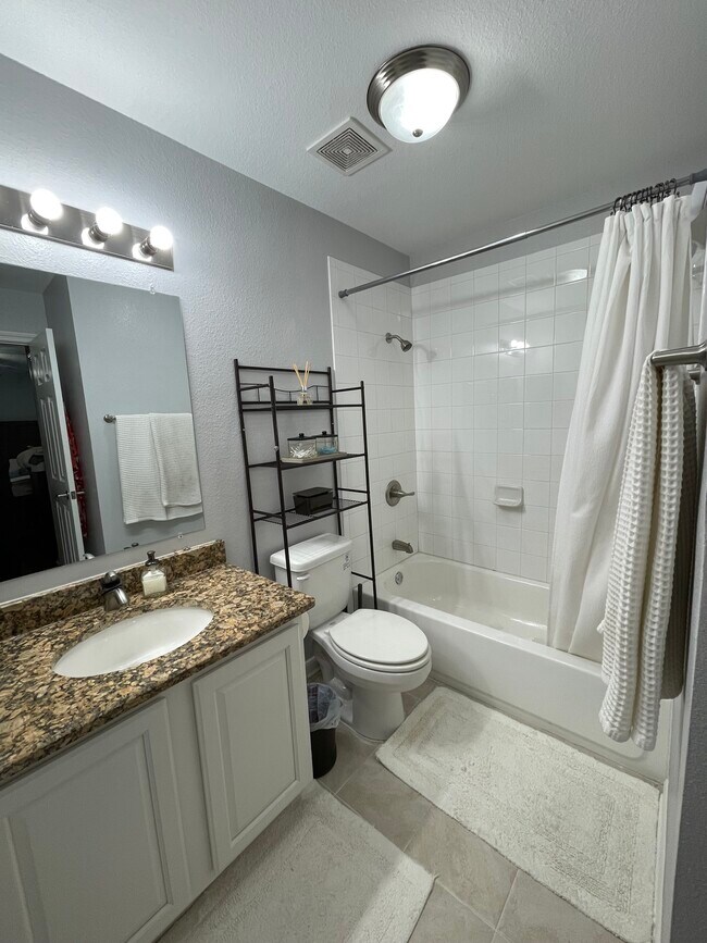 Master bath - 1880 White Oak Dr
