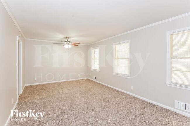 Building Photo - 3605 Las Olas Dr