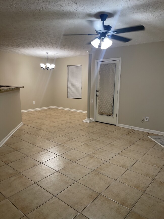 Foto del edificio - 5669 Wind Gate Ln