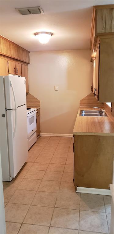 Foto del edificio - 116 Woodland Cir