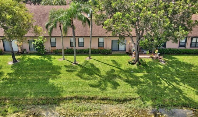 Foto del edificio - 8351 Sunmeadow Ln