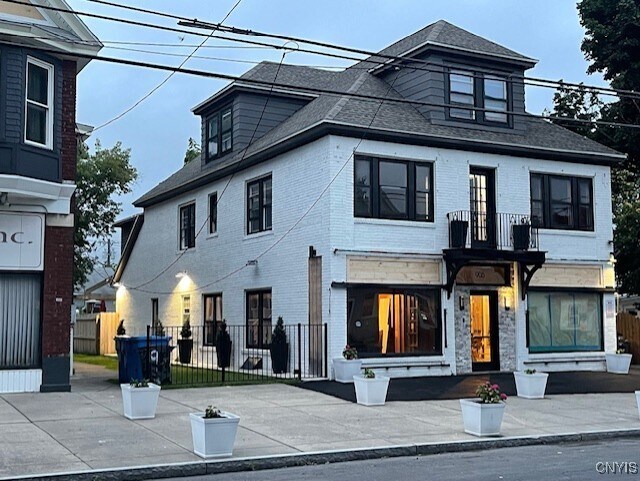 Foto principal - 906 Park Ave