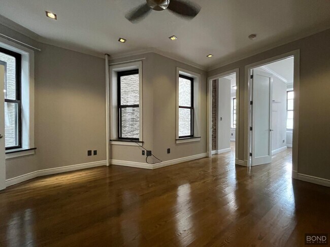 Foto del edificio - 336 E 18th St