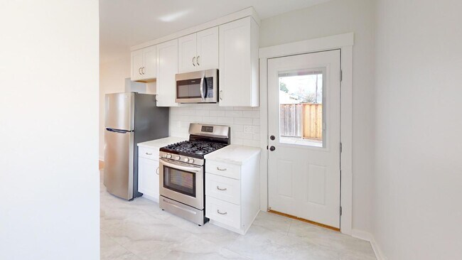 Building Photo - Charming 1 Bed/1 Bath Rental in Prime San ...