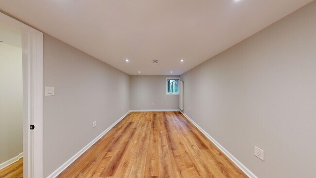 Foto del edificio - 8 R St NW