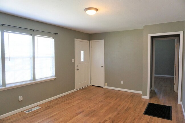Photo - 2 Bed 1 Bath 1 Car Garage in the Village R... House