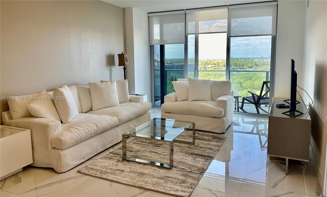 Building Photo - Luxury 2BR + Den Residence with Panoramic ...