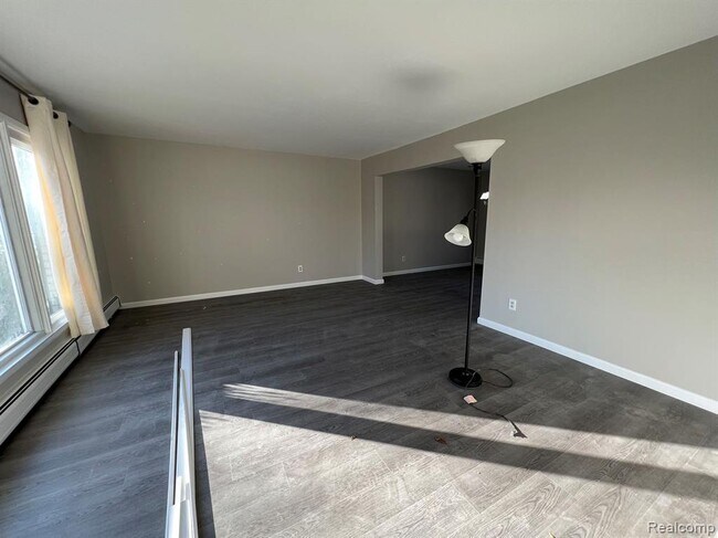 Foto del edificio - 33112 Oakley St