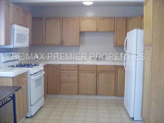 Building Photo - 1725 Carville Dr