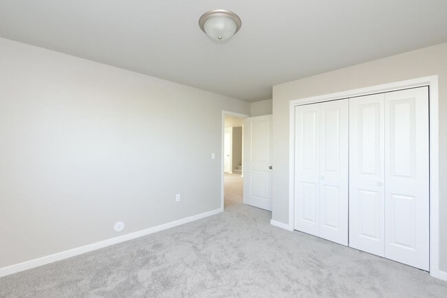Building Photo - 1223 Jill Dr W
