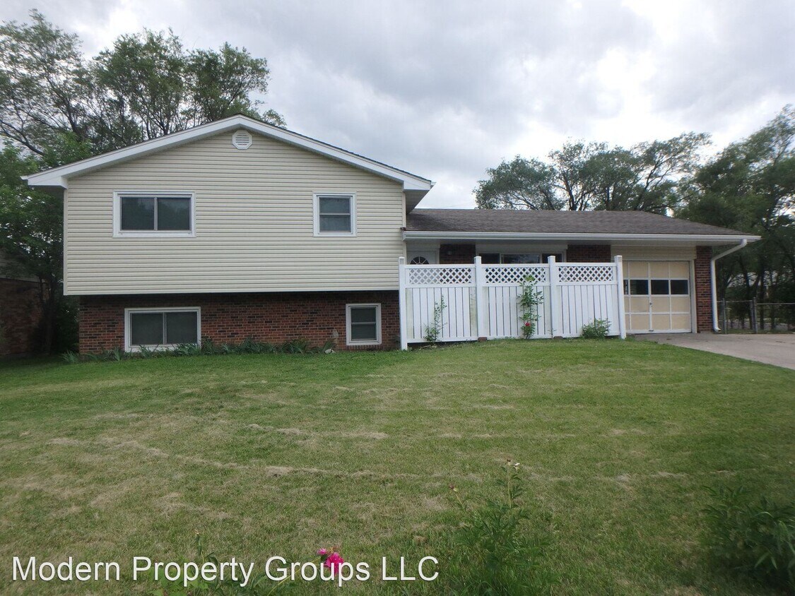 Primary Photo - 3 br, 2 bath House - 2414 White Gate Dr.