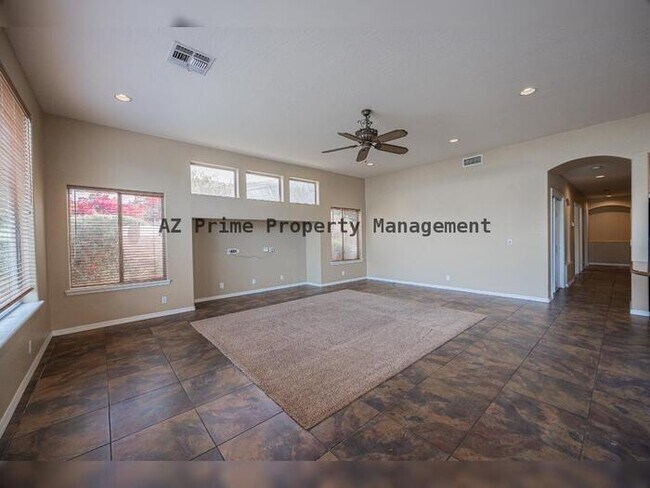 Building Photo - 14210 W Greentree Dr S