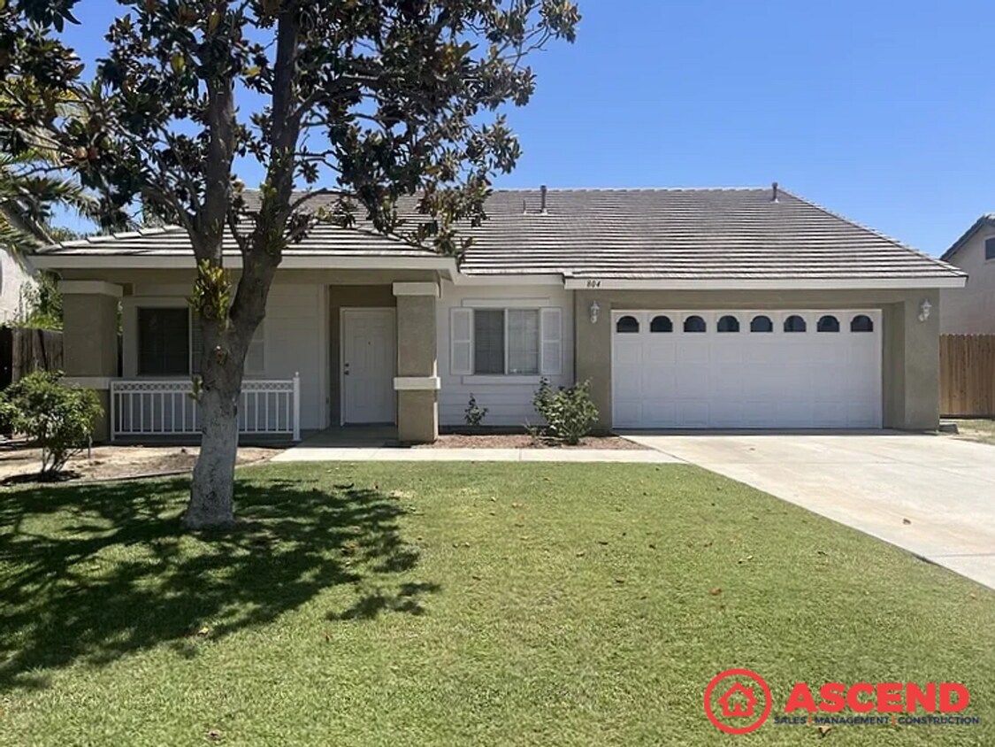 Foto principal - Lovely 3 Bedroom Home Off Stockdale Hwy!