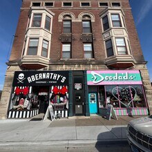 Building Photo - 432 W 3rd St